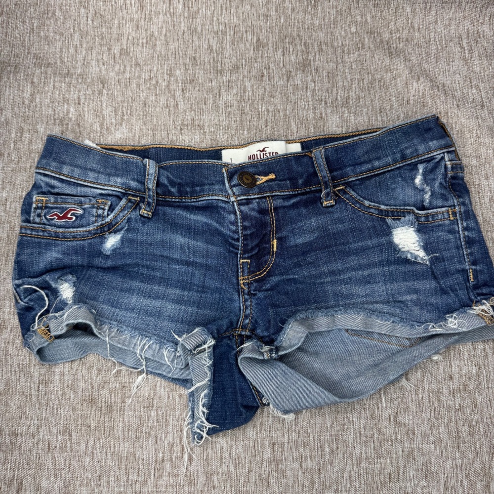 Hollister Y2K Low Rise Distressed Denim Shorts Dark Wash Frayed Hem Size 1 W25